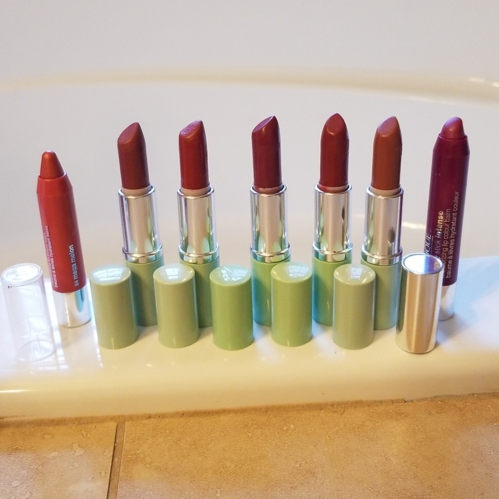 5 clinique lipsticks, 2 chubby sticks- new/used